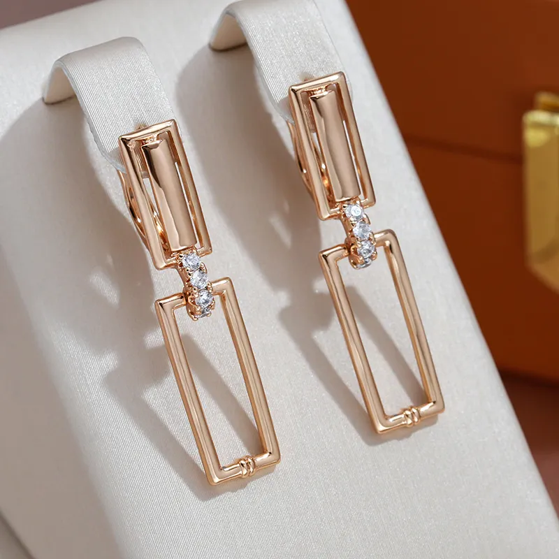 Elegantní obdélníkové duté náušnice