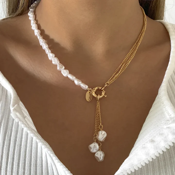 Elegantní náhrdelník s barokními perlami